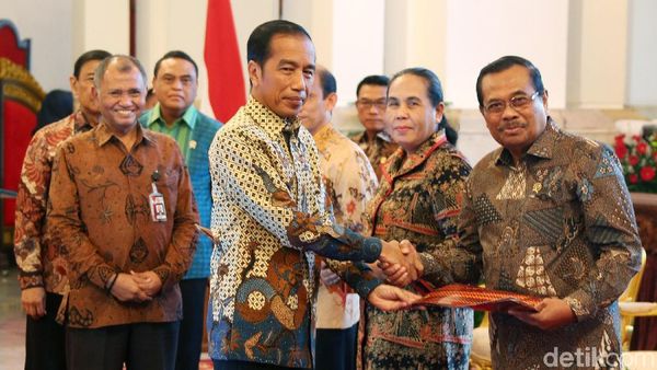 Temui Jokowi, KPK Serahkan Dokumen Stranas