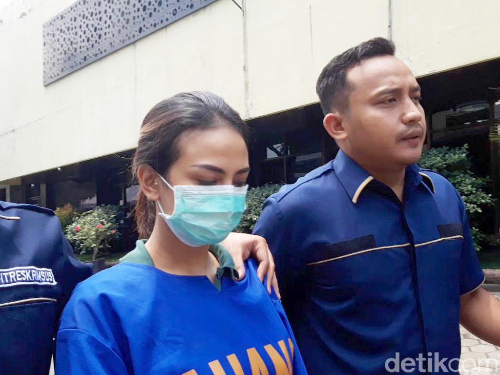Vanessa Angel Alami Stres dan Butuh Sosok Sang Ayah Vanessa Angel Alami Stres dan Butuh Sosok Sang Ayah