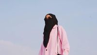 Potret Uni Alfi, Selebgram Bercadar asal Probolinggo yang Dikagumi Netizen