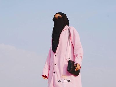 Potret Uni Alfi, Selebgram Bercadar asal Probolinggo yang Dikagumi Netizen