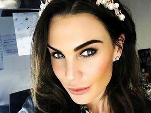 Ratu Kecantikan Kontroversial Ini Jual Foto Topless ke Penggemar Ratu Kecantikan Kontroversial Ini Jual Foto Topless ke Penggemar