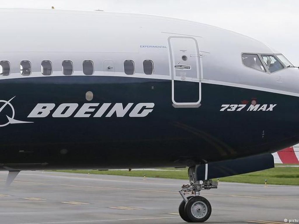Saham Boeing Terjun Bebas Usai Temuan Cacat di Sayap Pesawat Saham Boeing Terjun Bebas Usai Temuan Cacat di Sayap Pesawat