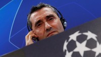 Di posisi lima ada Ernesto Valverde. Pelatih Barcelona itu mendapat bayaran 23 juta euro atau sekitar Rp 367 miliar per musim. (Susana Vera/Reuters)