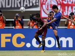 Wiljan Pluim membuka skor bagi Juka Eja. Ia membobol gawang Lao Toyota lewat sepakan keras kaki kanan usai menerima sodoran bola dari Bayu Gatra.