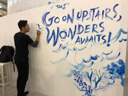 Keren! Ilustrator Emte Live Mural di London Book Fair 2019