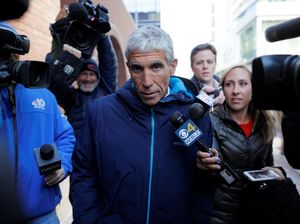 Menyuap untuk Masuk Kampus Elite AS, 50 Orang Termasuk Aktris Ditahan