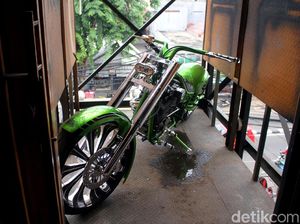 Si Hijau yang Bergaya Chopper Si Hijau yang Bergaya Chopper