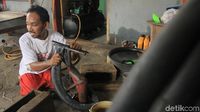 Kisah Inspiratif, Montir di Maros Sulsel Lumpuh Sejak Lahir