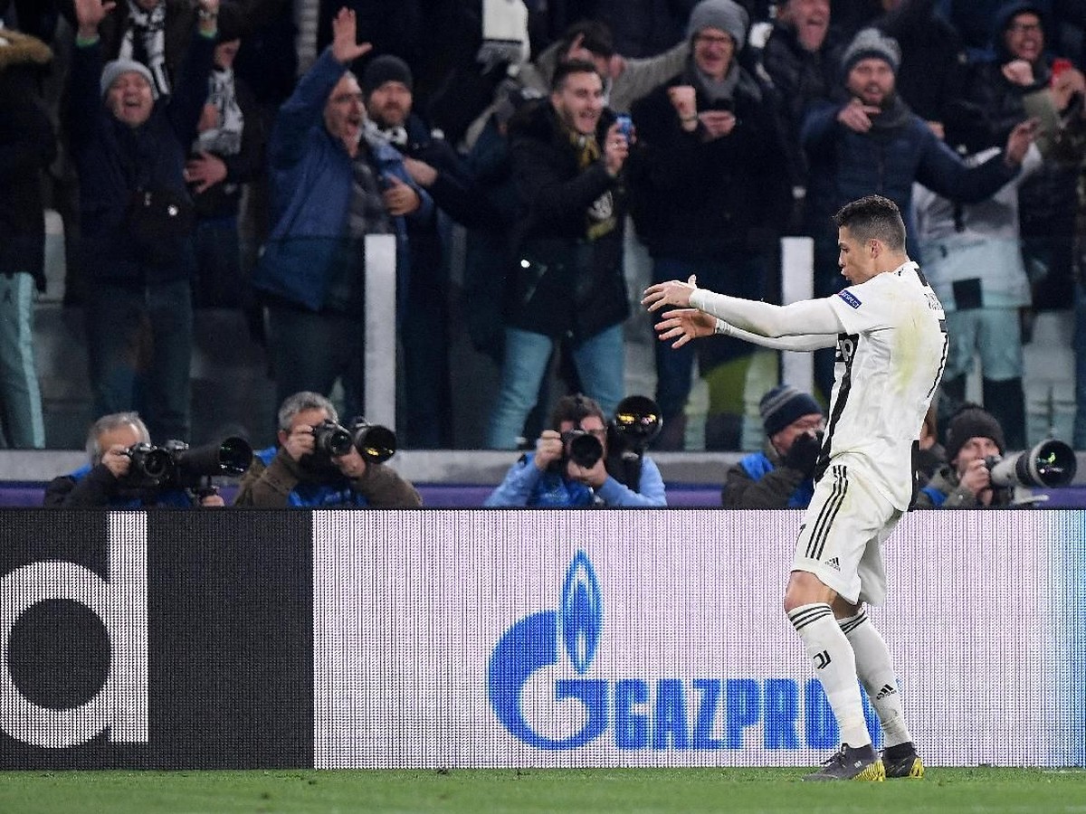 Lionel Messi memuji kehebatan Cristiano Ronaldo (Alberto Lingria/REUTERS)
