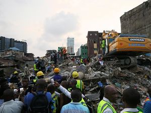 Gedung Sekolah Ambruk, Ratusan Siswa Terperangkap