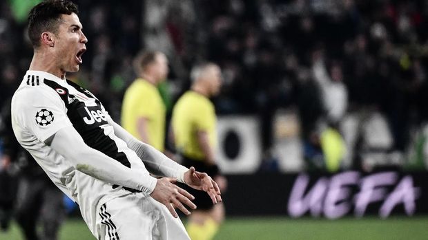 Cristiano Ronaldo jadi bintang keberhasilan Juventus lolos ke perempat final Liga Champions.