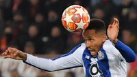 Real Madrid merekrut Eder Militao seharga 50 juta euro dari Porto. Foto: Andreas Solaro / AFP
