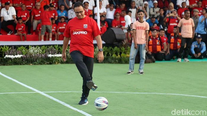 Gubernur DKI Jakarta Anies Baswedan saat meresmikan pembangunan stadion baru di atas lahan Taman BMW. (Foto: Pradita Utama/detikcom) Gubernur DKI Jakarta Anies Baswedan saat meresmikan pembangunan stadion baru di atas lahan Taman BMW. (Foto: Pradita Utama/detikcom)