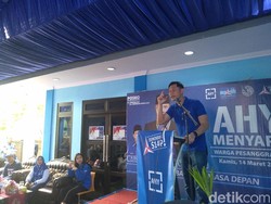 Ke Ulujami, AHY Diberi Kopiah dan Minta Birukan Jakarta