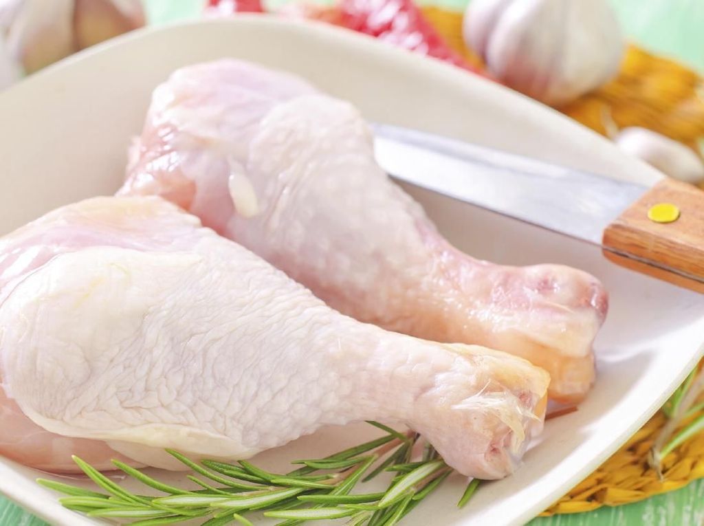 Sebelum Dimasak, Daging Ayam Perlu Dicuci atau Tidak? Sebelum Dimasak, Daging Ayam Perlu Dicuci atau Tidak?