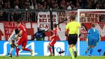 Malamnya Si Merah di Allianz Arena
