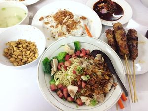 Penggemar Mie, Ini 5 Bakmi Nonhalal yang Lezat di Muara Karang