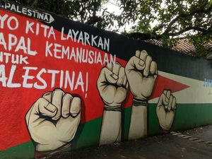 Warga di Cinere Depok Bantu Perjuangan Palestina Lewat Mural