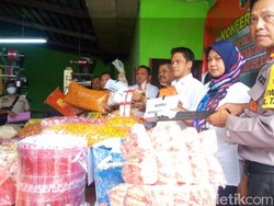 Home Industry Snack Digerebek, Gunakan Tawas dan Bahan Kedaluwarsa