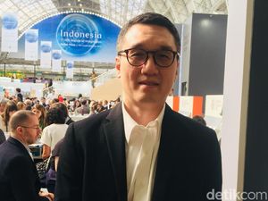 Teaser Satria Dewa: Gatotkaca Diputar, Dapat Tepuk Tangan Pengunjung LBF 2019 Teaser Satria Dewa: Gatotkaca Diputar, Dapat Tepuk Tangan Pengunjung LBF 2019