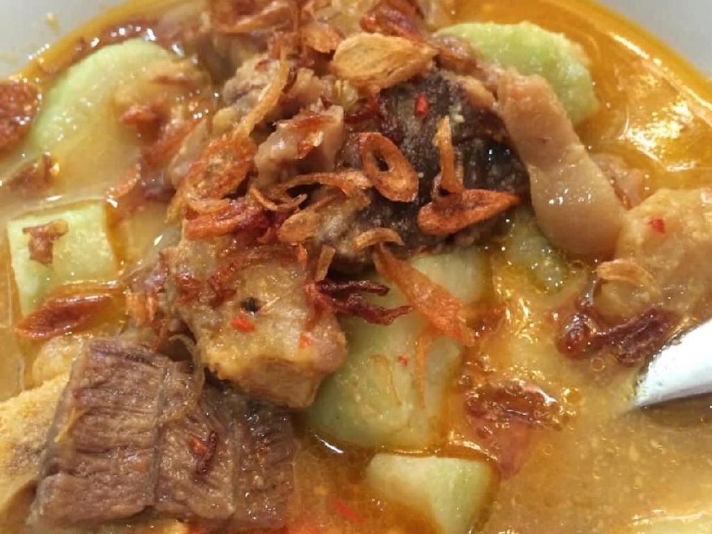 Rekomendasi 10 Depot Lontong Kikil di Surabaya yang Bikin Ketagihan Rekomendasi 10 Depot Lontong Kikil di Surabaya yang Bikin Ketagihan