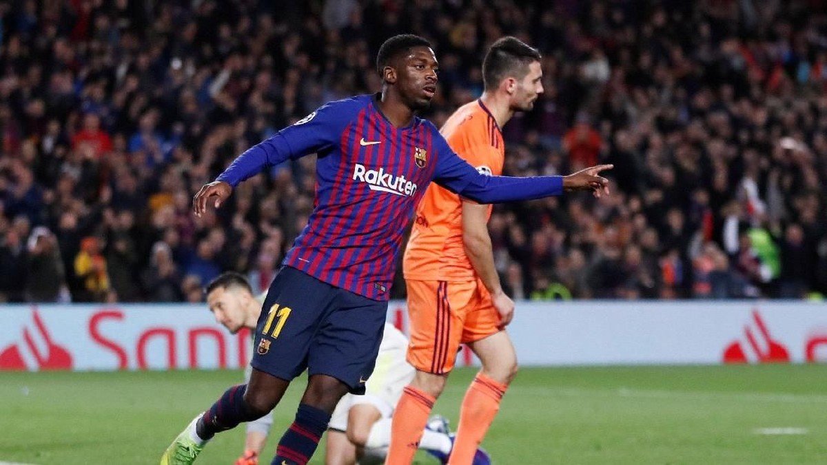 Ousmane Dembele mengalami cedera hamstring dan akan absen membela Barcelona sampai empat pekan ke depan (Foto: Juan Medina/Reuters)