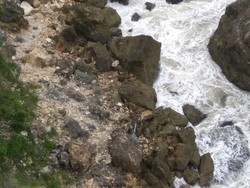 Seorang Pencari Lobster Hilang di Tebing Song Lurah Gunungkidul