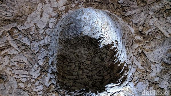 Menelusuri Indahnya Gua Batu Cermin di Labuan Bajo