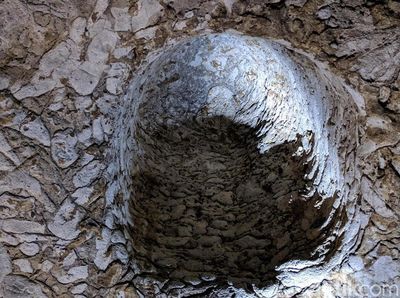 Menelusuri Indahnya Gua Batu Cermin di Labuan Bajo