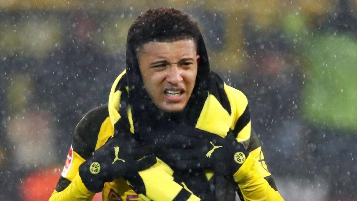 Trent Alexander-Arnold menyarankan Jadon Sancho bergabung ke Liverpool. (Foto: Wolfgang Rattay/Reuters)