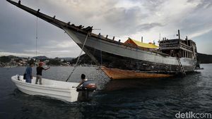 Aktivitas Pembuatan Kapal Kayu yang Mendunia