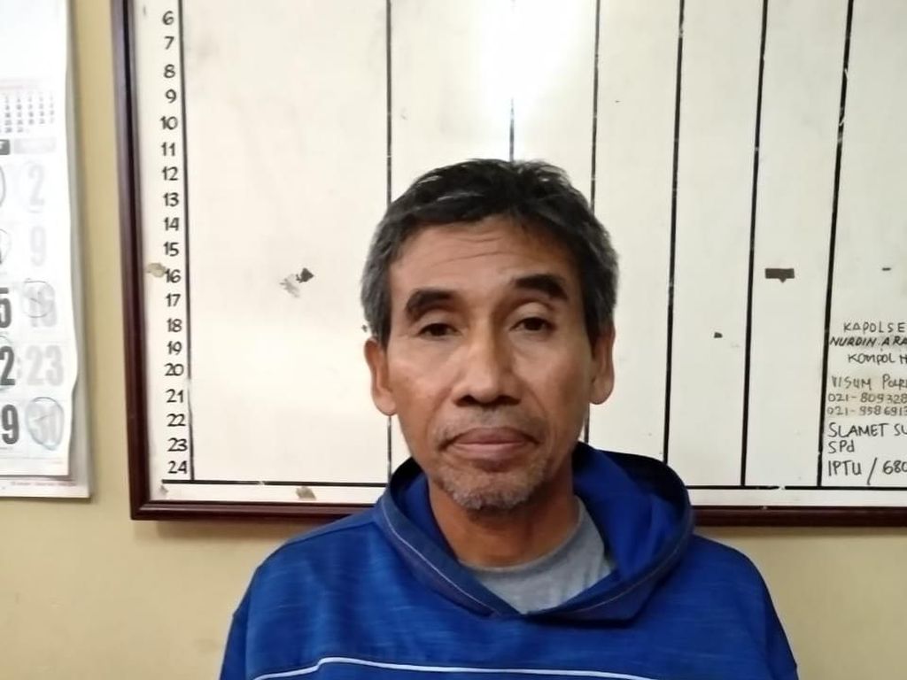 Polisi Tetapkan Sudirman Penusuk Penumpang di Halte TransJ Jadi Tersangka Polisi Tetapkan Sudirman Penusuk Penumpang di Halte TransJ Jadi Tersangka