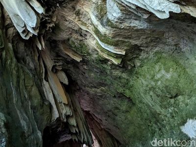 Foto: Gua Batu Cermin, Bukti Labuan Bajo Dulunya di Dalam Laut