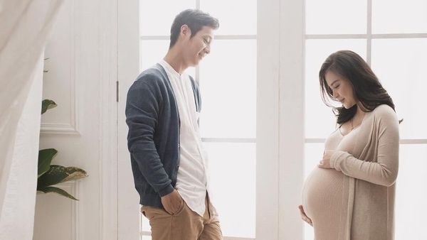 9 Potret Cantiknya Putri Titian yang Sedang Hamil Besar