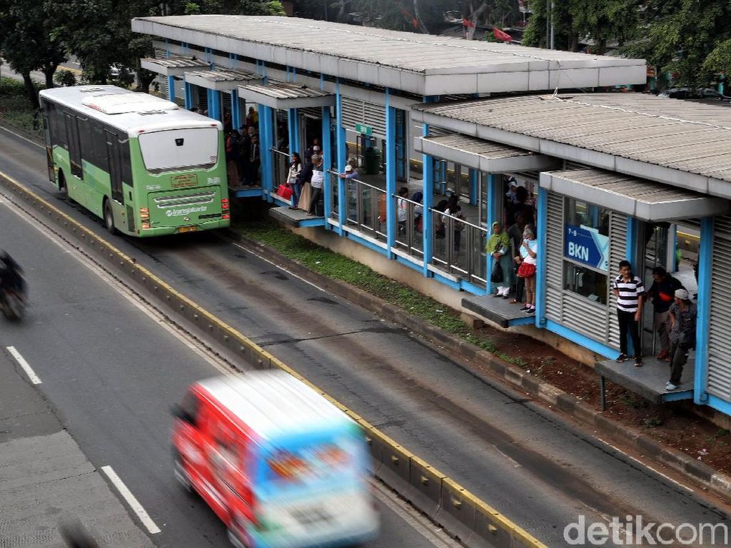 Polisi Hentikan Kasus Sudirman Pelaku Penusukan di Halte TransJ Polisi Hentikan Kasus Sudirman Pelaku Penusukan di Halte TransJ