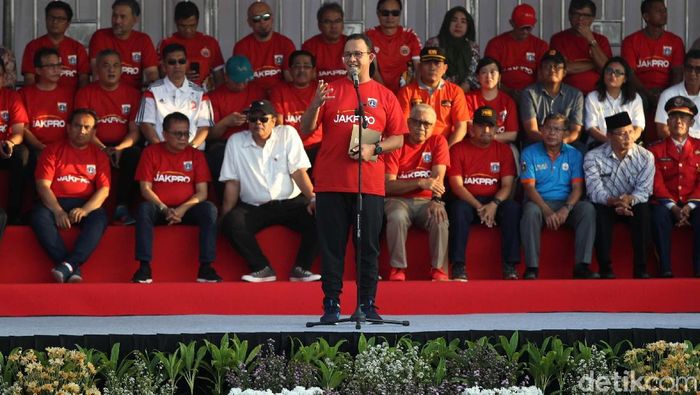 Gubernur DKI Jakarta Anies Baswedan saat meresmikan pembangunan stadion di lahan Taman BMW, Kamis (14/3/2019). (Foto: Pradita Utama/detikcom) Gubernur DKI Jakarta Anies Baswedan saat meresmikan pembangunan stadion di lahan Taman BMW, Kamis (14/3/2019). (Foto: Pradita Utama/detikcom)