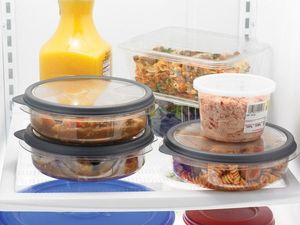 Wanita Ini Putuskan Jual Makanan Sisa di Rumahnya Lewat Facebook Wanita Ini Putuskan Jual Makanan Sisa di Rumahnya Lewat Facebook