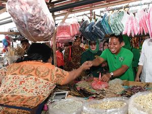 Jadi Tersangka KPK, Ini Momen Makan Enak Ketum PPP Romahurmuziy Bersama Politisi