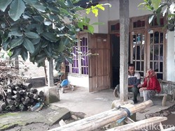 Tersihir Fatwa Kiamat, Satu Keluarga di Jombang Jual Rumah dan Ternak