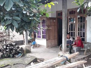 Tersihir Fatwa Kiamat, Satu Keluarga di Jombang Jual Rumah dan Ternak Tersihir Fatwa Kiamat, Satu Keluarga di Jombang Jual Rumah dan Ternak