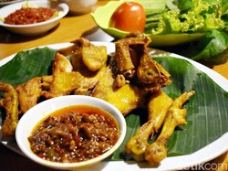 Ayam Goreng Basah Khas Sunda dan Sate Maranggi yang Gurih Nikmat