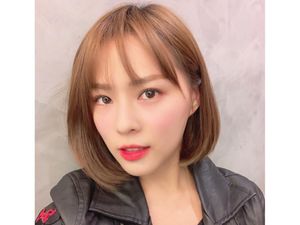 Demi Wajah Lebih Kecil, Model Seksi Ini Rela Ditusuk Ratusan Jarum