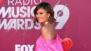 Dapat Penghargaan, Ini Gaya Agnez Mo di Red Carpet iHeartRadio Music Awards