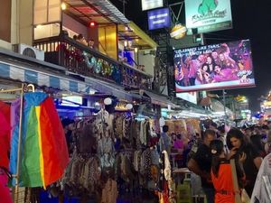 Kehidupan Malam Thailand: Khao San Road Kehidupan Malam Thailand: Khao San Road