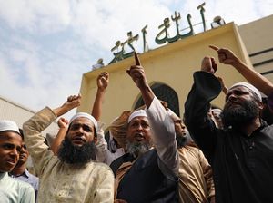 Umat Muslim Bangladesh Kecam Aksi Penembakan Brutal di Masjid