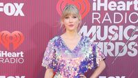 Adu Gaya Agnez Mo Hingga Taylor Swift di iHeartRadio Music Awards 2019