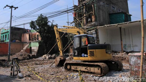 Bangunan di Cileunyi Dibongkar untuk Tol Cisumdawu