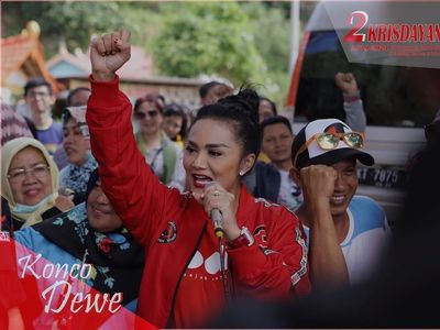 Gaya Caleg Artis Saat Blusukan: KD Pakai Heels, Angel Lelga Bawa Hermes