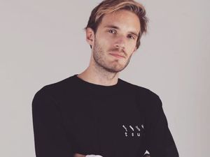 6 Fakta PewDiePie, YouTuber Paling Tajir yang Baru Menikah 6 Fakta PewDiePie, YouTuber Paling Tajir yang Baru Menikah