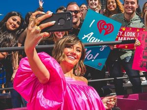 Disebut Ibaratkan Mantan Pacar seperti Sampah, Agnez Mo Beri Penjelasan Disebut Ibaratkan Mantan Pacar seperti Sampah, Agnez Mo Beri Penjelasan